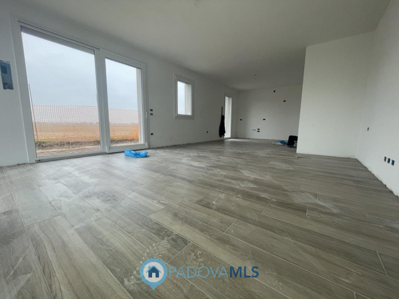 Immobile in esclusiva al Gruppo Padova MLS
Ti presentiamo una splendida opportunità immobiliare n...