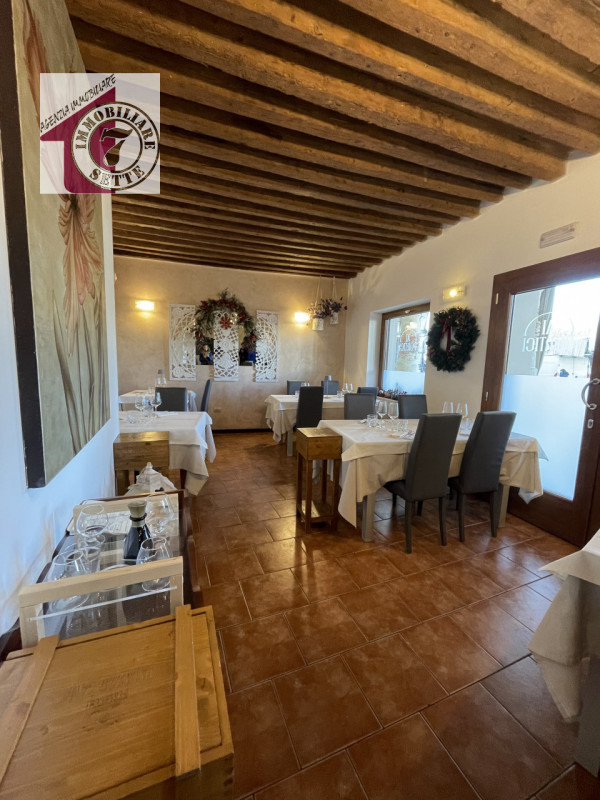 Si propone CENTRO PIAZZOLA SUL BRENTA, all'interno DELLE LOGGE PALLADIANE, STORICA attività di ri...