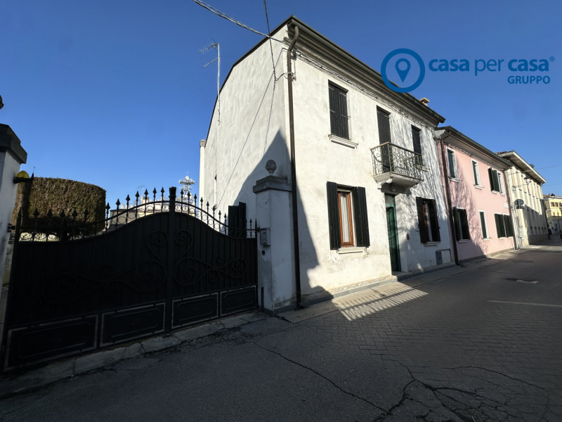 Adria Vendita Casa a schiera porzione di testa