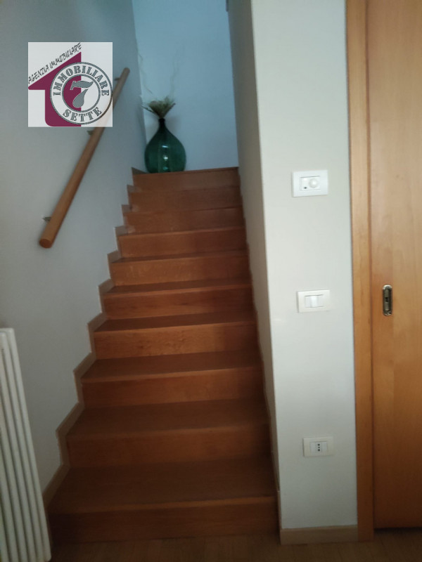 Vendesi PIAZZOLA SUL BRENTA CENTRO VILLETTA A SCHIERA, all'interno del complesso Ex Jutificio, sv...