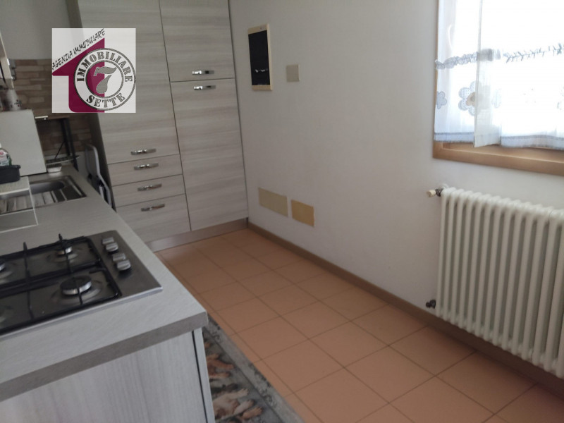 Vendesi PIAZZOLA SUL BRENTA CENTRO VILLETTA A SCHIERA, all'interno del complesso Ex Jutificio, sv...