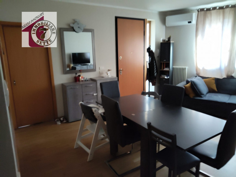 Vendesi PIAZZOLA SUL BRENTA CENTRO VILLETTA A SCHIERA, all'interno del complesso Ex Jutificio, sv...