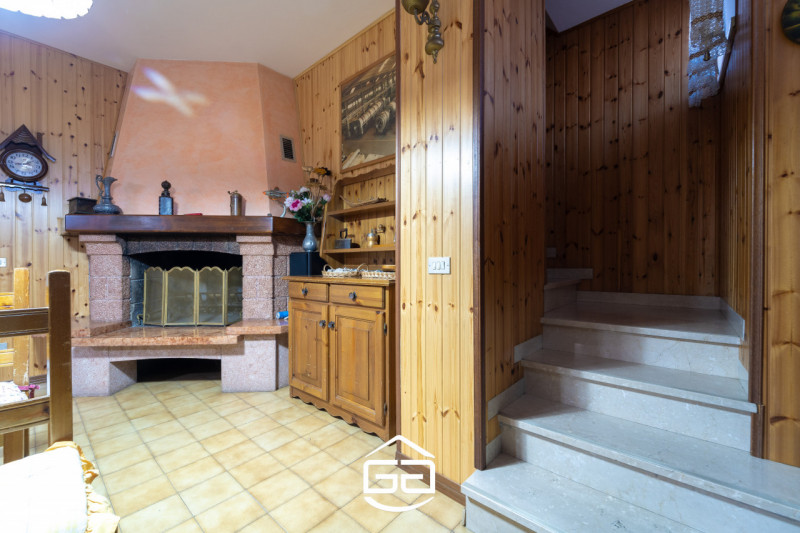 MALO. In una zona residenziale tranquilla e ben abitata proponiamo in vendita una spettacolare vi...