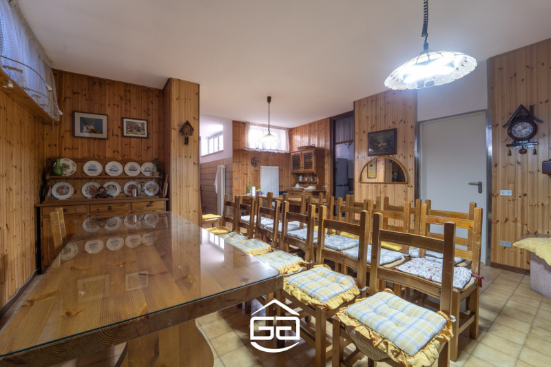 MALO. In una zona residenziale tranquilla e ben abitata proponiamo in vendita una spettacolare vi...