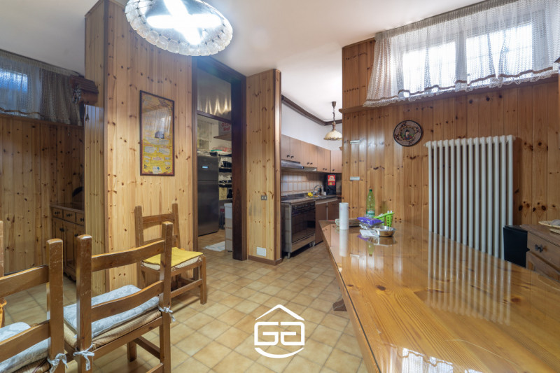 MALO. In una zona residenziale tranquilla e ben abitata proponiamo in vendita una spettacolare vi...