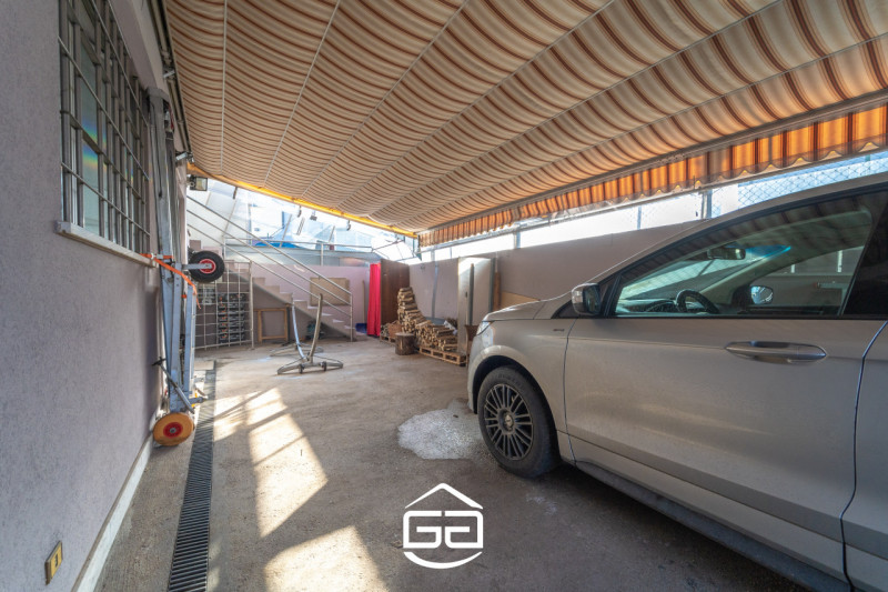 MALO. In una zona residenziale tranquilla e ben abitata proponiamo in vendita una spettacolare vi...