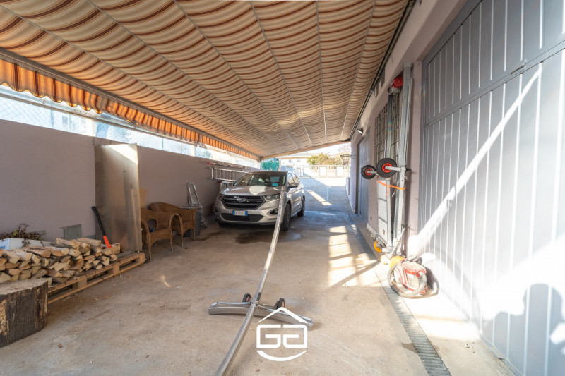 MALO. In una zona residenziale tranquilla e ben abitata proponiamo in vendita una spettacolare vi...