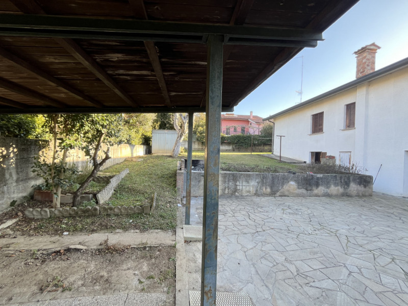 Splendida casa singola terratetto situata nel cuore della zona residenziale di pregio di Rivadolm...