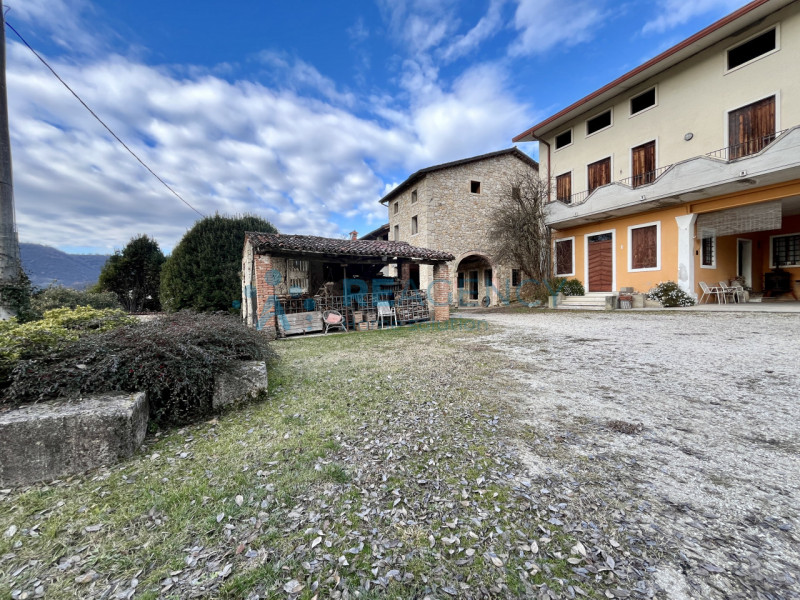 CASTELGOMBERTO - Contrada Fortuna

Stai cercando una casa indipendente in stile rustico con vista...
