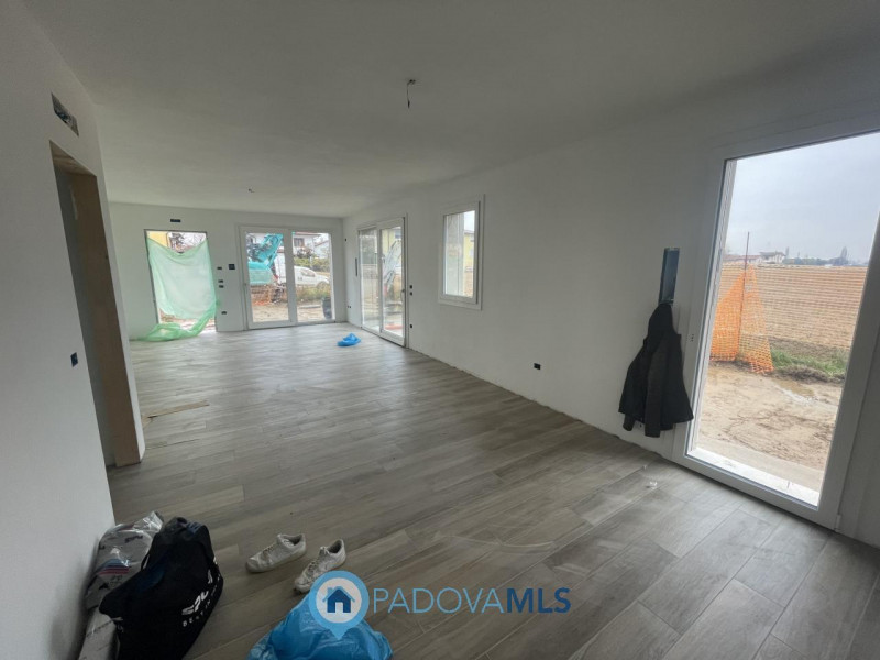 Immobile in esclusiva al Gruppo Padova MLS

Ti presentiamo una splendida opportunità immobiliare ...