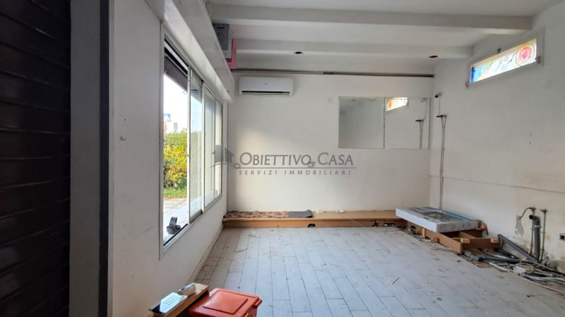 Rif. DO65 – DOLO – Locale commerciale 

Situato in una posizione strategica, su strada di forte p...