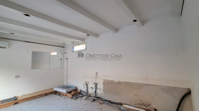 Rif. DO65 – DOLO – Locale commerciale 

Situato in una posizione strategica, su strada di forte p...