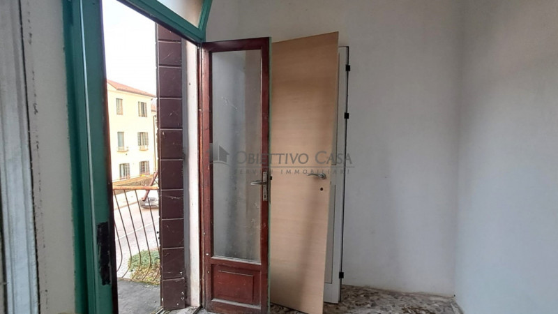 Rif. DO70 – DOLO – Locale commerciale

Situato in una posizione strategica, su strada di forte pa...