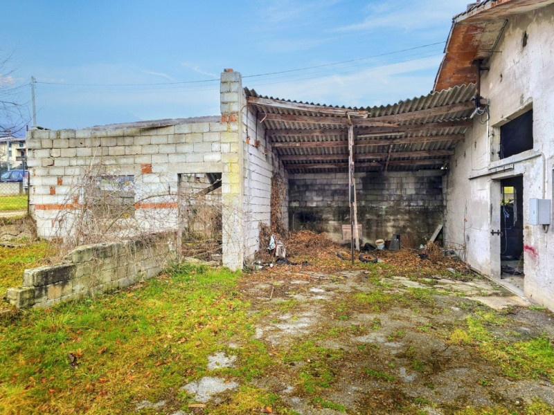 Quest’immobile viene venduto tramite asta online.
Situato a Valli del Pasubio (VI) in Via Bisighi...