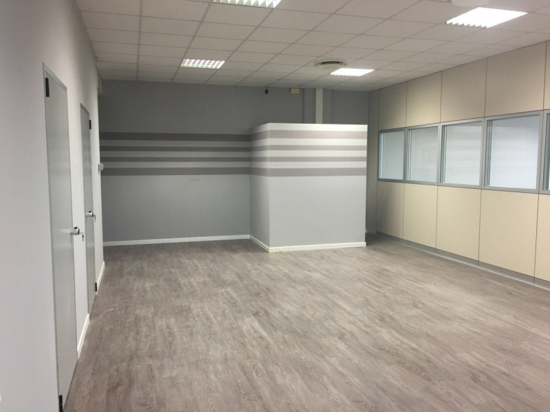 Volete investire in un ufficio spazioso e strategicamente posizionato? Questa è la vostra occasio...