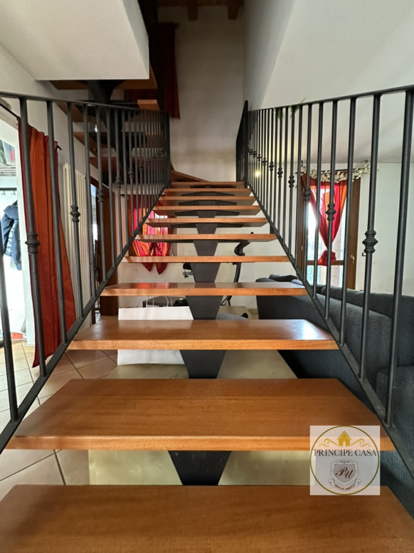 Riferimento immobile: AS101

A Carceri, impossibilità del centro cittadino, proponiamo proprietà ...