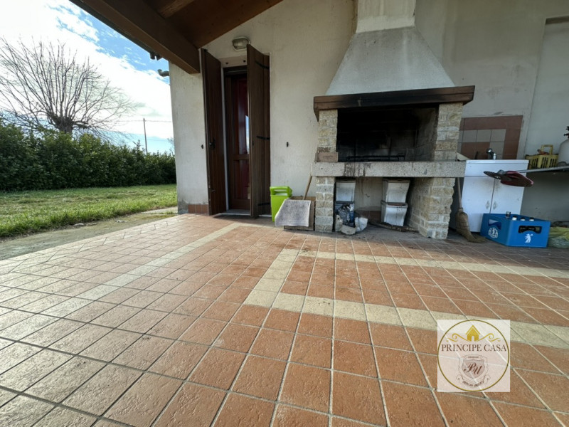 Riferimento immobile: AS101

A Carceri, impossibilità del centro cittadino, proponiamo proprietà ...