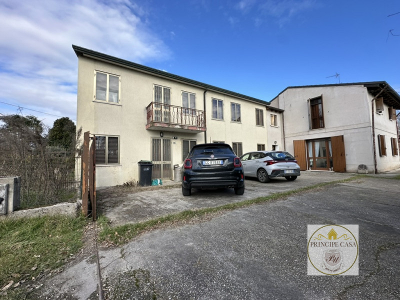 Riferimento immobile: AS101

A Carceri, impossibilità del centro cittadino, proponiamo proprietà ...