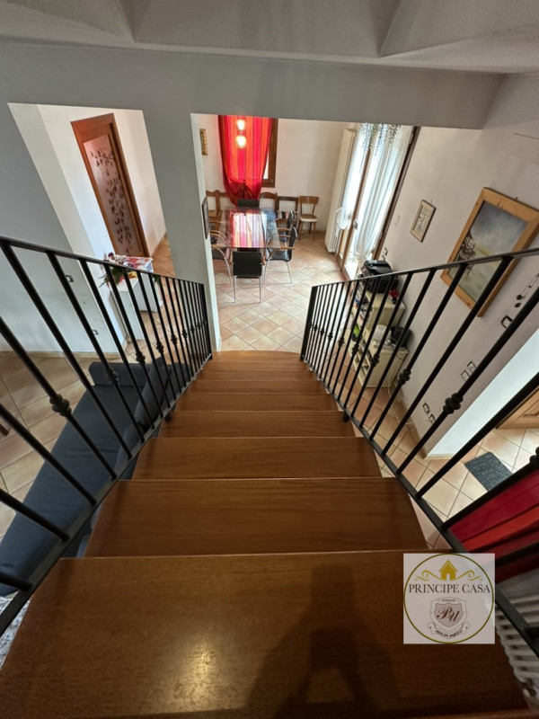 Riferimento immobile: AS101

A Carceri, impossibilità del centro cittadino, proponiamo proprietà ...