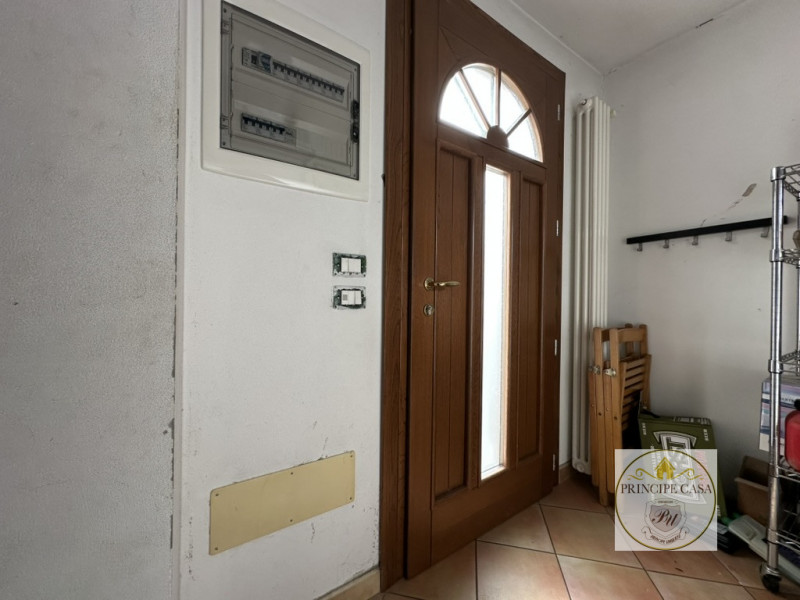 Riferimento immobile: AS101

A Carceri, impossibilità del centro cittadino, proponiamo proprietà ...