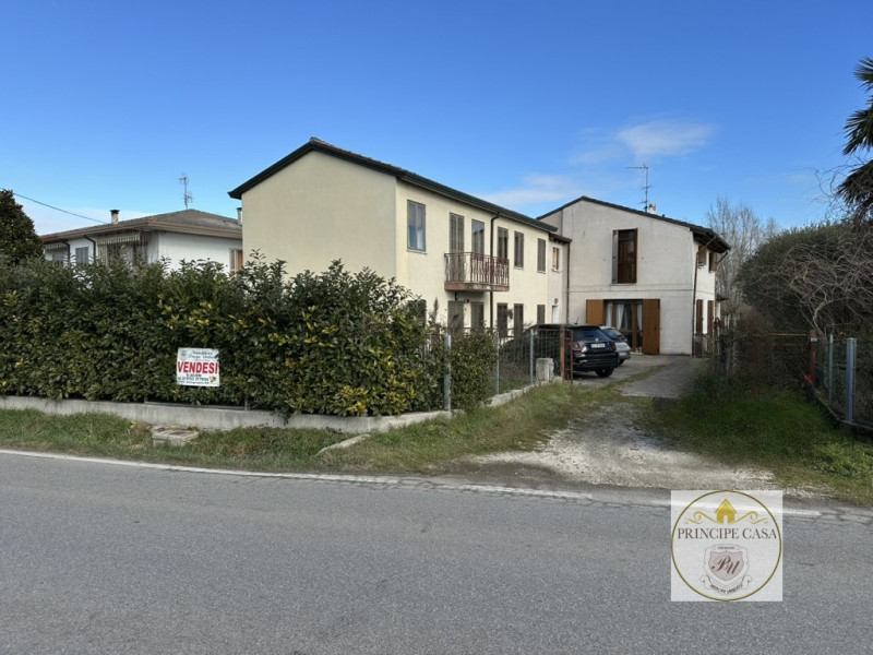 Riferimento immobile: AS101

A Carceri, impossibilità del centro cittadino, proponiamo proprietà ...