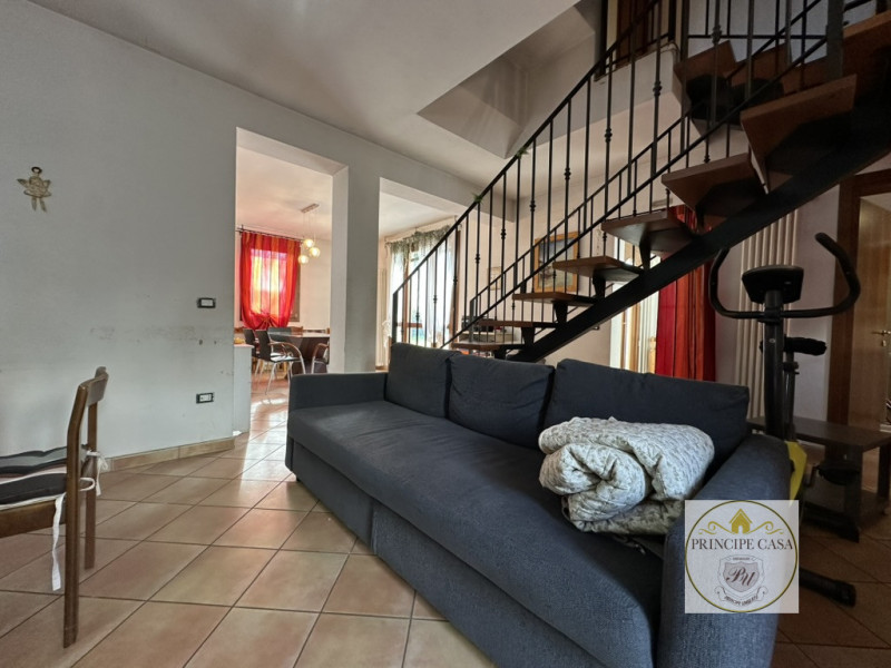 Riferimento immobile: AS101

A Carceri, impossibilità del centro cittadino, proponiamo proprietà ...