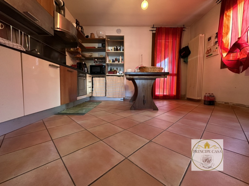 Riferimento immobile: AS101

A Carceri, impossibilità del centro cittadino, proponiamo proprietà ...