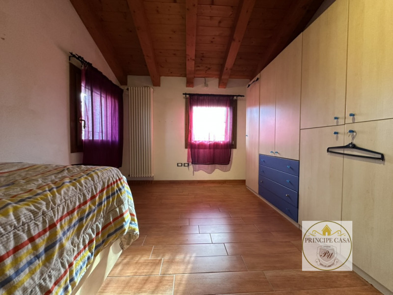 Riferimento immobile: AS101

A Carceri, impossibilità del centro cittadino, proponiamo proprietà ...