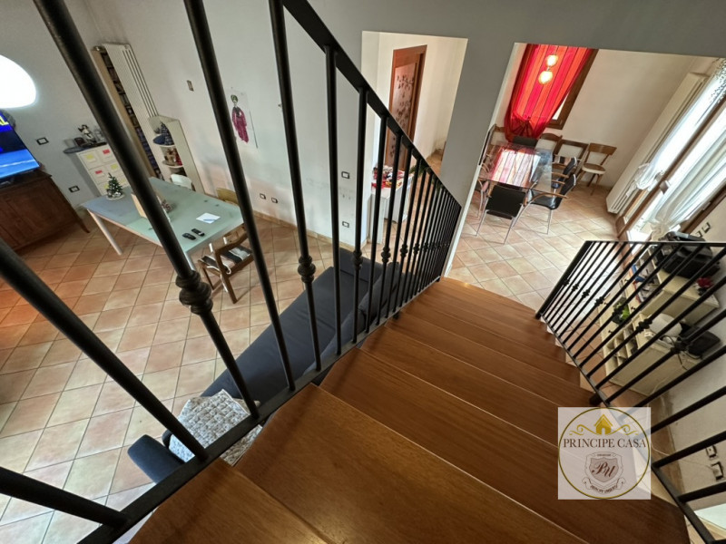 Riferimento immobile: AS101

A Carceri, impossibilità del centro cittadino, proponiamo proprietà ...