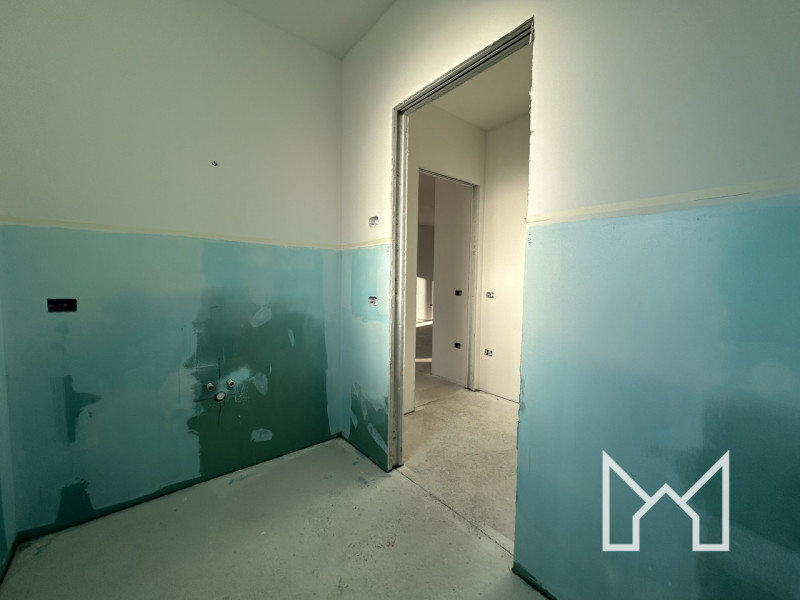 ROMANO ALTO- In zona centralissima al paese, comoda ai principali servizi pubblici proponiamo vil...