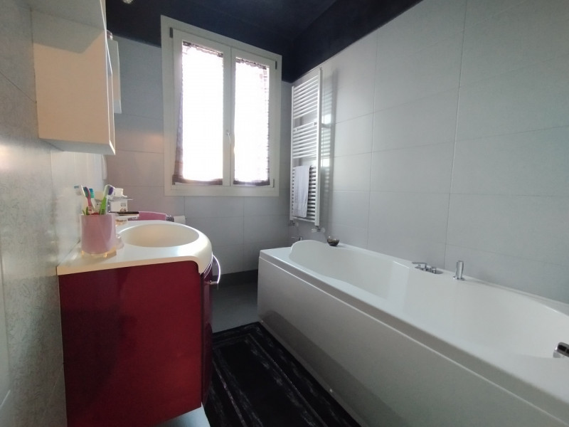 LEGNARO: Classe Energetica C - IPE 89,97 kWh/m2 anno.
Proponiamo porzione di trifamiliare  di tes...