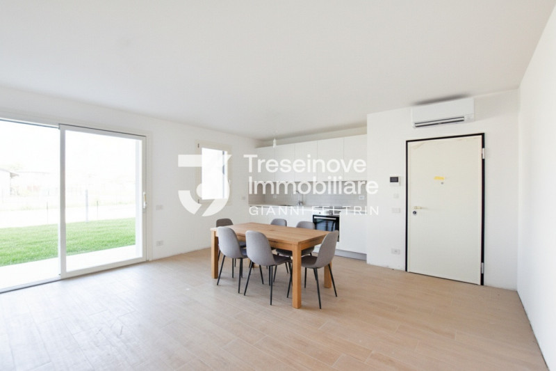 (Per INFO Feltrin ing. Gianni 3288349492) Proponiamo in vendita appartamento trilocale al piano t...