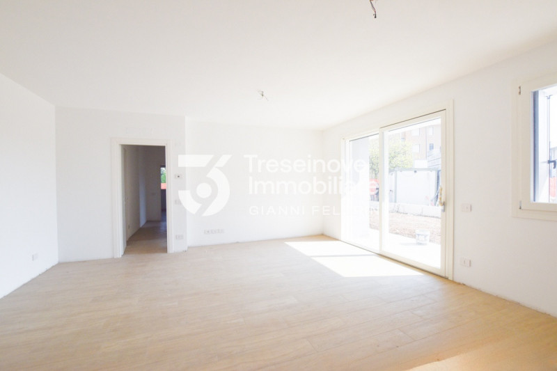 (Per INFO Feltrin ing. Gianni 3288349492) Proponiamo in vendita appartamento trilocale al piano t...