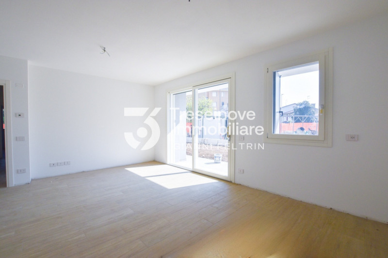 (Per INFO Feltrin ing. Gianni 3288349492) Proponiamo in vendita appartamento trilocale al piano t...