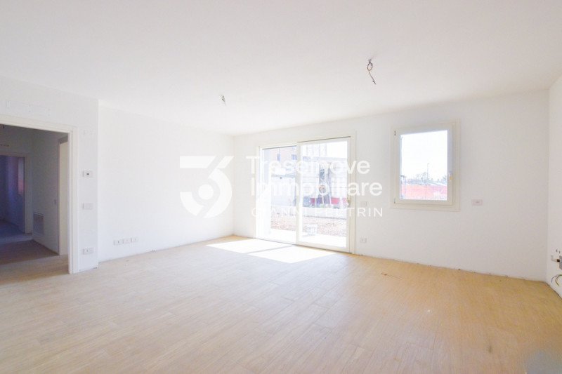 (Per INFO Feltrin ing. Gianni 3288349492) Proponiamo in vendita appartamento trilocale al piano t...