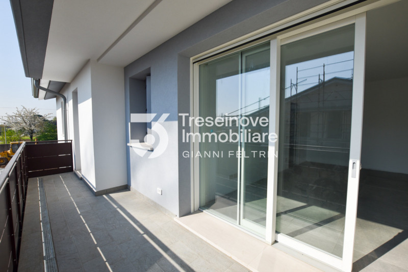 (Per INFO Feltrin ing. Gianni 3288349492) Proponiamo in vendita luminoso appartamento trilocale a...