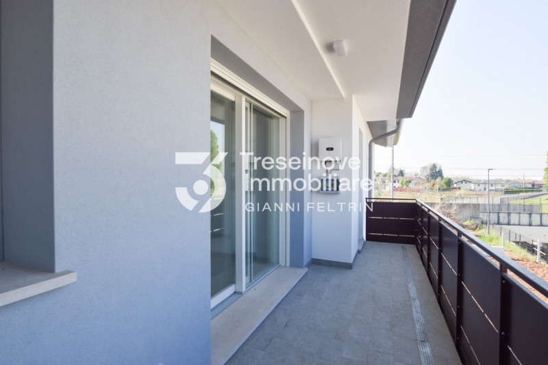 (Per INFO Feltrin ing. Gianni 3288349492) Proponiamo in vendita luminoso appartamento trilocale a...