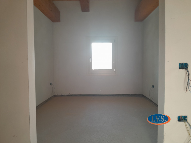 MONTEGALDELLA (VI) Splendida bifamiliare di 250 mq disposta su 2 livelli con un grande giardino s...