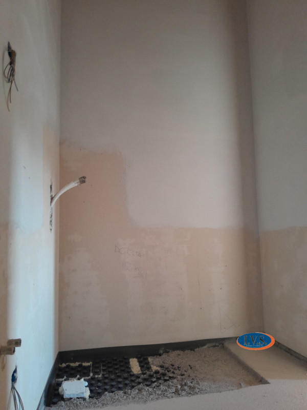 MONTEGALDELLA (VI) Proponiamo PORZIONE DI BIFAMILIARE di 250 mq al GREZZO AVANZATO disposta su du...