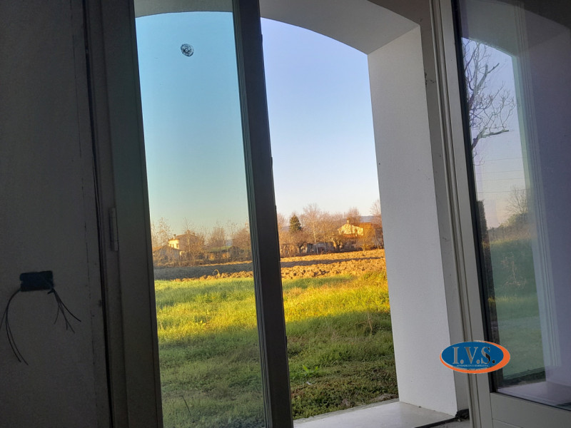 MONTEGALDELLA (VI) Proponiamo PORZIONE DI BIFAMILIARE di 250 mq al GREZZO AVANZATO disposta su du...