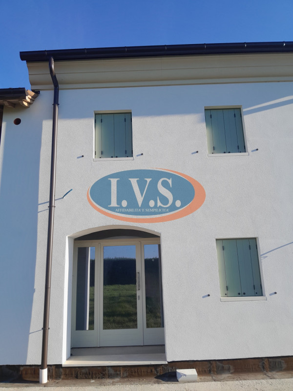 MONTEGALDELLA (VI) Proponiamo PORZIONE DI BIFAMILIARE di 250 mq al GREZZO AVANZATO disposta su du...