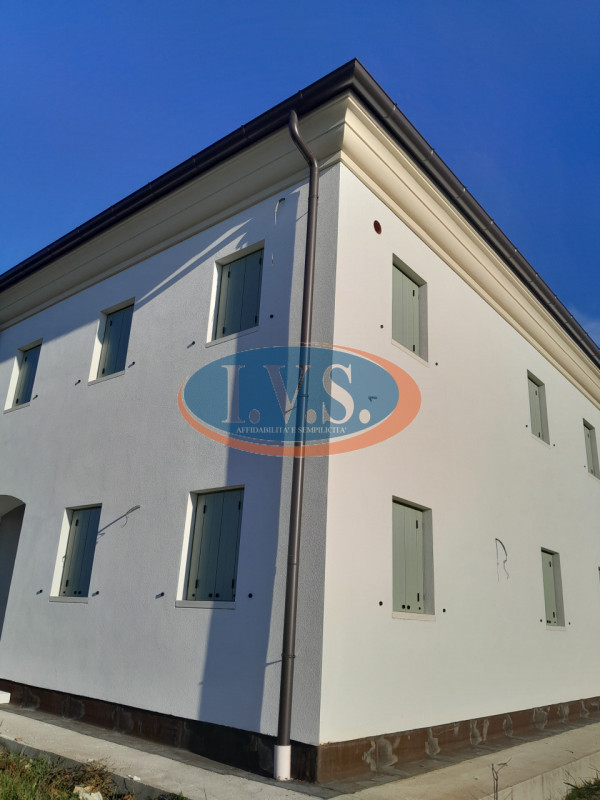 MONTEGALDELLA (VI) Proponiamo PORZIONE DI BIFAMILIARE di 250 mq al GREZZO AVANZATO disposta su du...