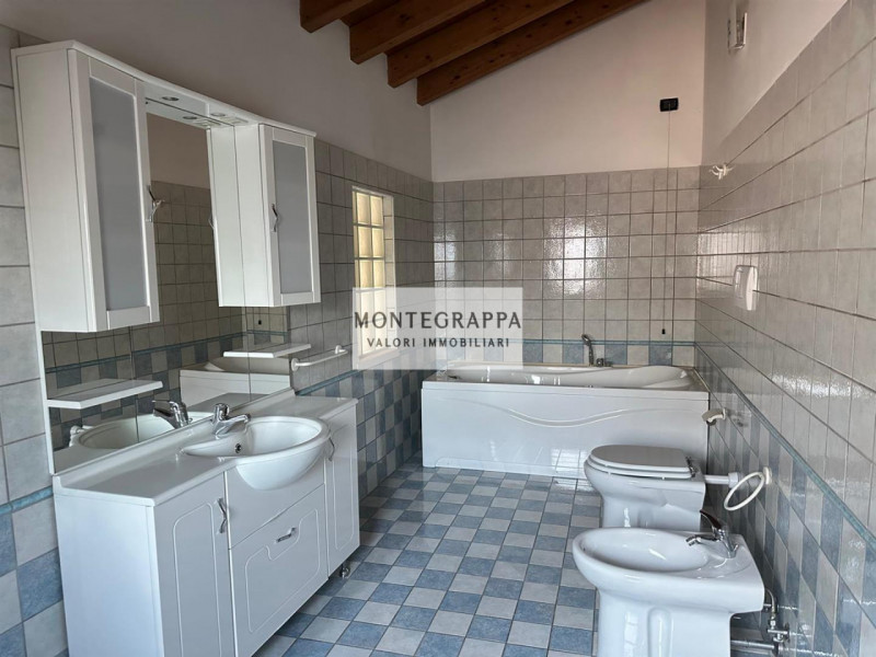 Se stai cercando una soluzione abitativa indipendente e desideri avere uno spazio a disposizione ...