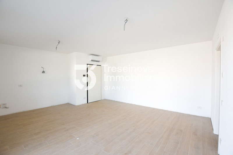 (Per INFO Feltrin ing. Gianni 3288349492) Proponiamo in vendita appartamento quadrilocale al pian...