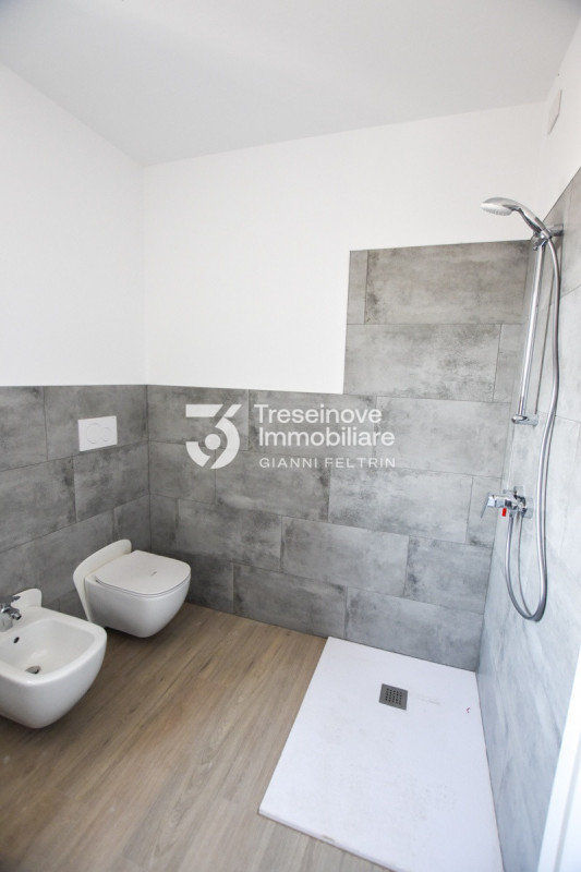 (Per INFO Feltrin ing. Gianni 3288349492) Proponiamo in vendita appartamento quadrilocale al pian...