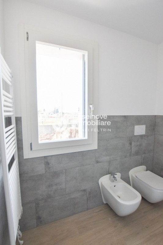 (Per INFO Feltrin ing. Gianni 3288349492) Proponiamo in vendita appartamento quadrilocale al pian...