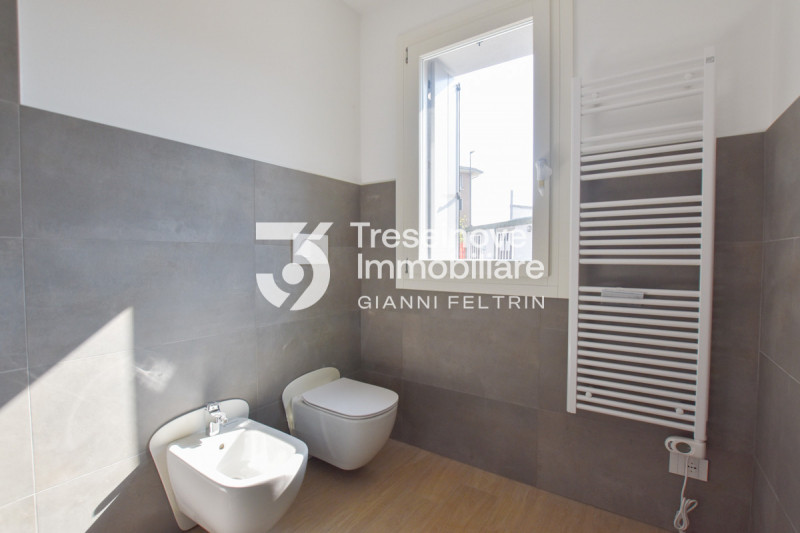 (Per INFO Feltrin ing. Gianni 3288349492) Proponiamo in vendita appartamento quadrilocale al pian...