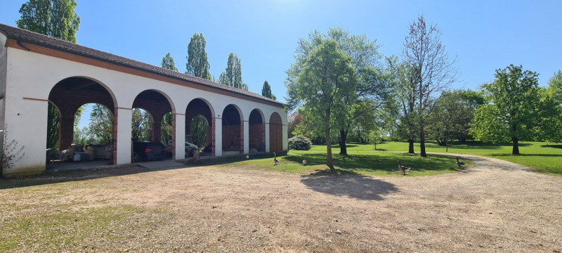 (Per INFO Roberto 3453195338) Scopri l'incanto di questa proprietà unica nella zona di Riese Pio ...