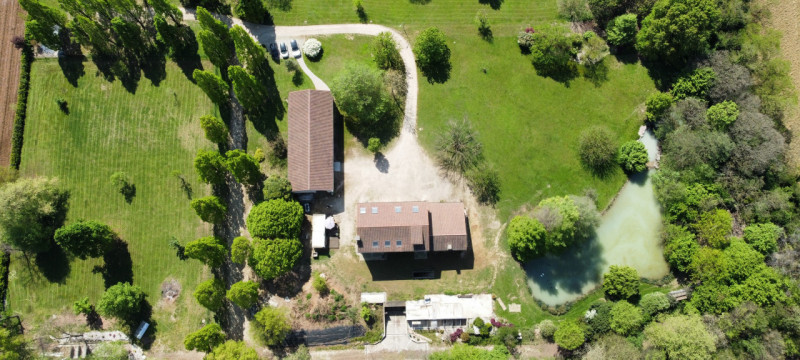 (Per INFO Roberto 3453195338) Scopri l'incanto di questa proprietà unica nella zona di Riese Pio ...