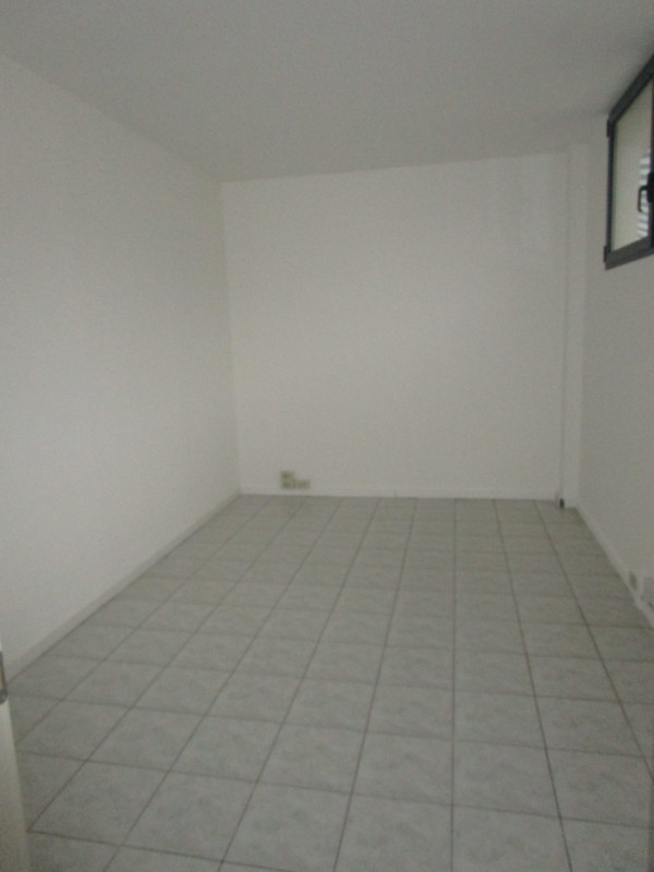 Noventa Padovana, nelle immediate vicinanze della ZIP di Padova e dell'ingresso alla tangenziale,...